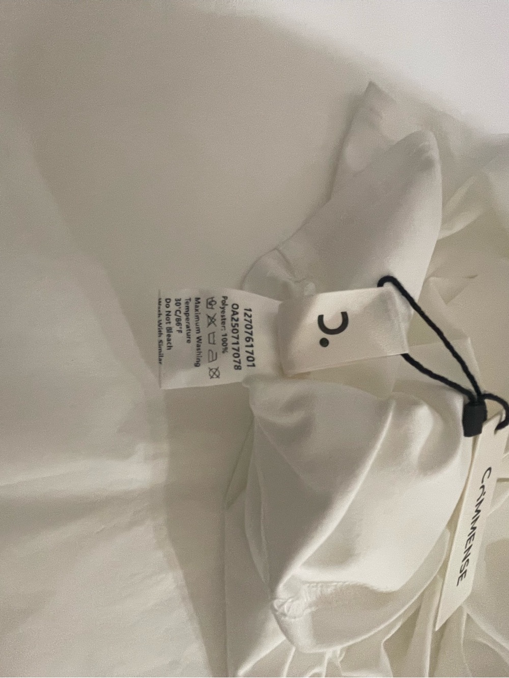 NWT Commense White Draped Cowl Neck Ruched Sleeveless Top Size Medium - Picture 7 of 11